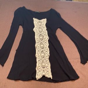 Miin Gorgeous black top medium